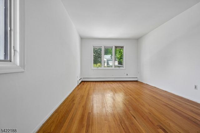 96 Harrison Ave, Roseland Boro, NJ 07068