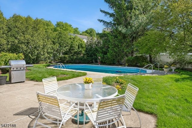 96 Harrison Ave, Roseland Boro, NJ 07068