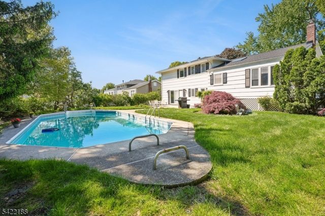 96 Harrison Ave, Roseland Boro, NJ 07068