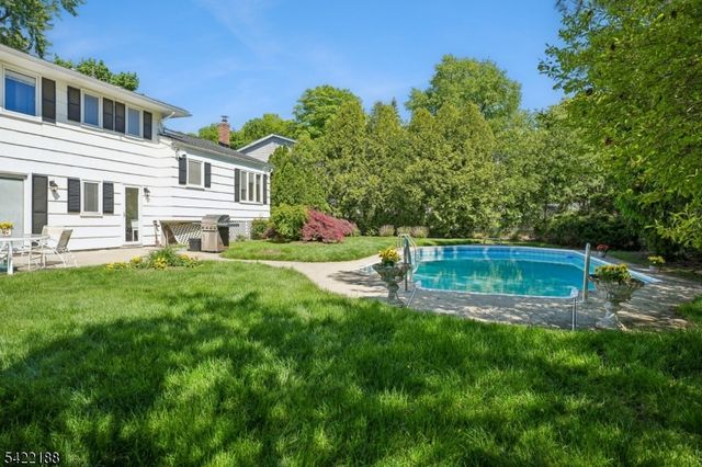 96 Harrison Ave, Roseland Boro, NJ 07068