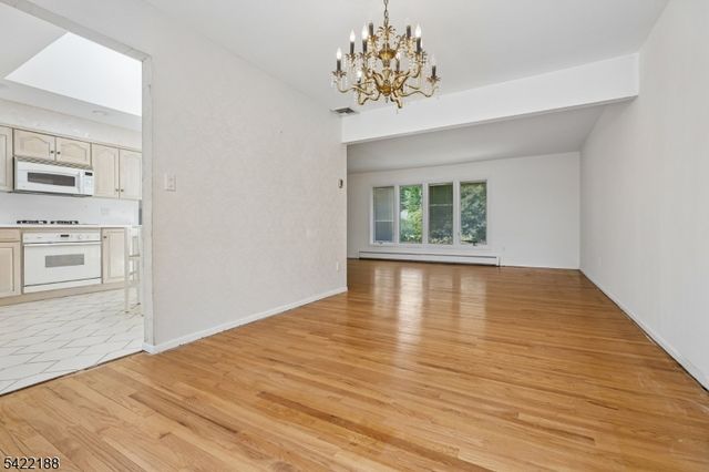 96 Harrison Ave, Roseland Boro, NJ 07068