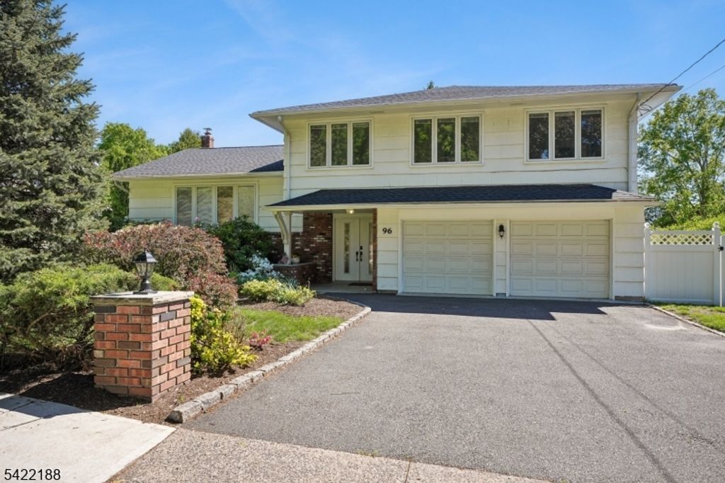 96 Harrison Ave, Roseland Boro, NJ 07068
