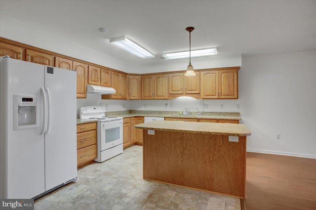 19446 SAPPHIRE DR, Hagerstown, MD 21742