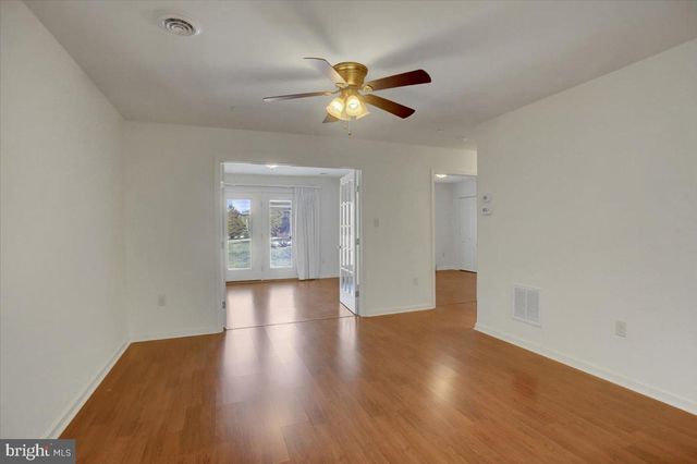 19446 SAPPHIRE DR, Hagerstown, MD 21742