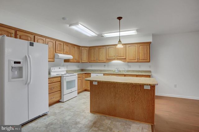 19446 SAPPHIRE DR, Hagerstown, MD 21742