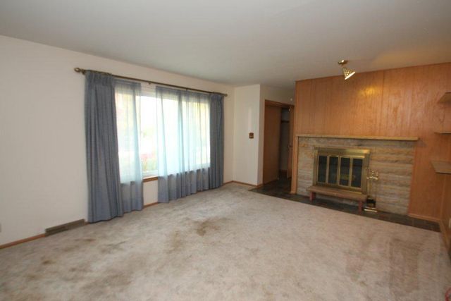 1609 N 71st STREET, Wauwatosa, WI 53213