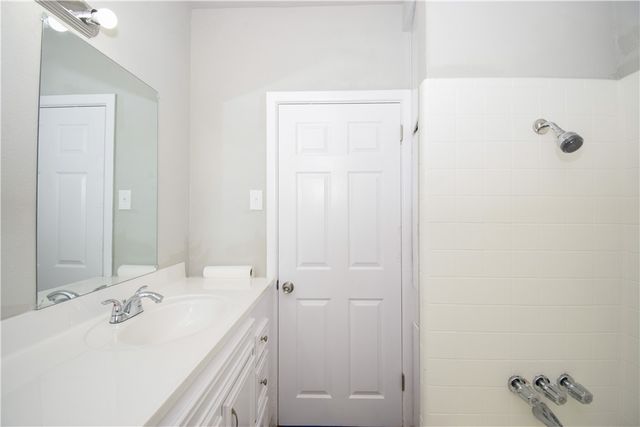 5913 Lucille Dr, Corpus Christi, TX 78412