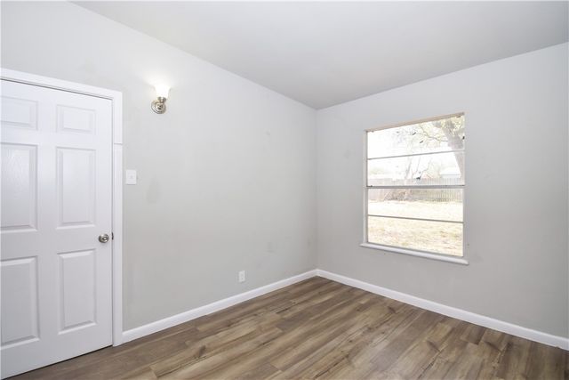 5913 Lucille Dr, Corpus Christi, TX 78412