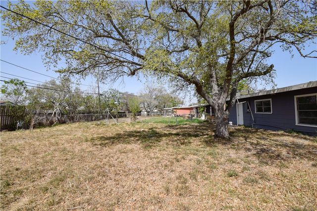 5913 Lucille Dr, Corpus Christi, TX 78412