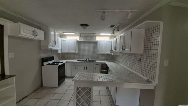 11914 Alamo Blanco, San Antonio, TX 78233