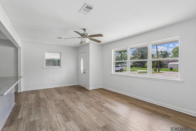 3076 Elgin St, Baton Rouge, LA 70805