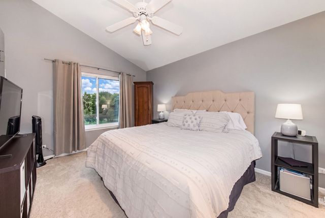 1211 N Lancaster Circle N, South Elgin, IL 60177