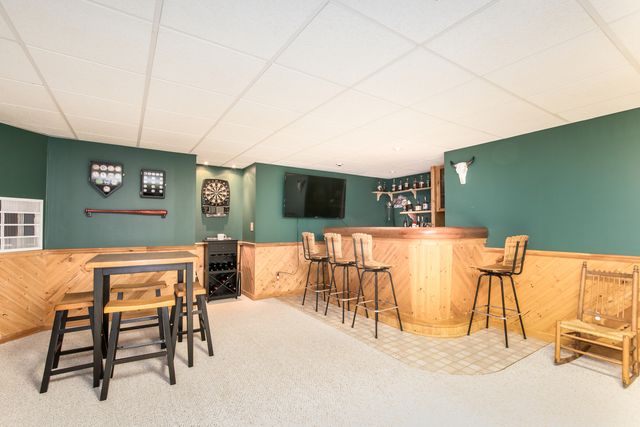 1211 N Lancaster Circle N, South Elgin, IL 60177
