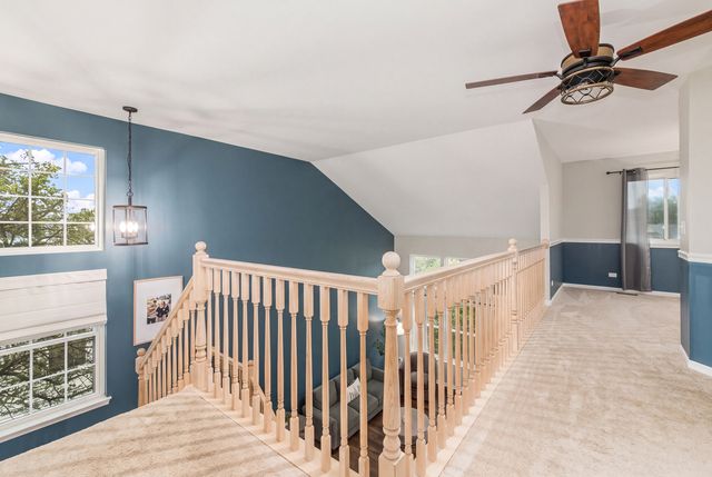 1211 N Lancaster Circle N, South Elgin, IL 60177