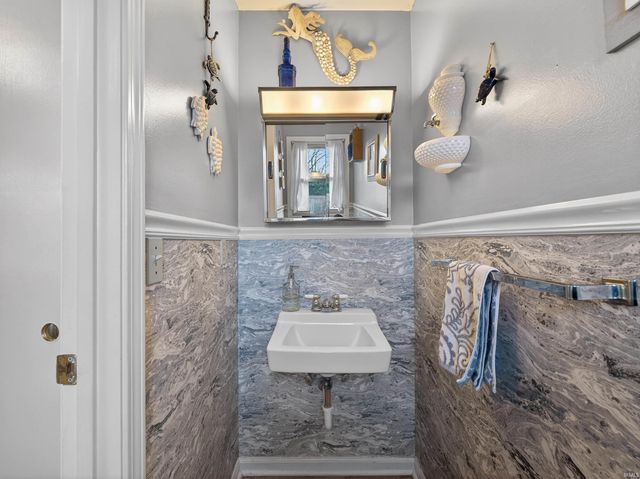 1924 Colony Drive, Fort Wayne, IN 46825