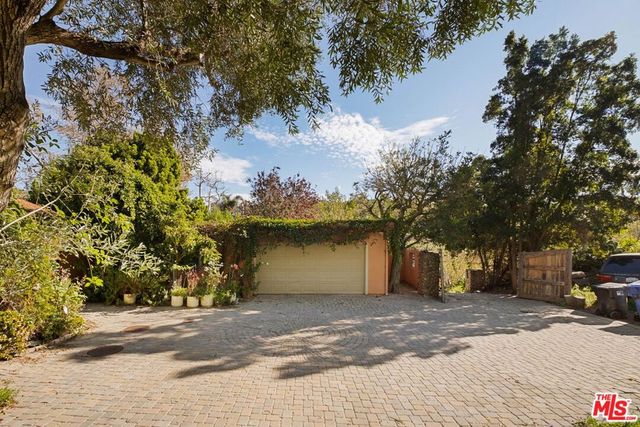 5863 Bonsall Drive, Malibu, CA 90265
