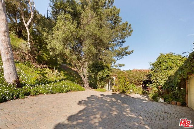 5863 Bonsall Drive, Malibu, CA 90265