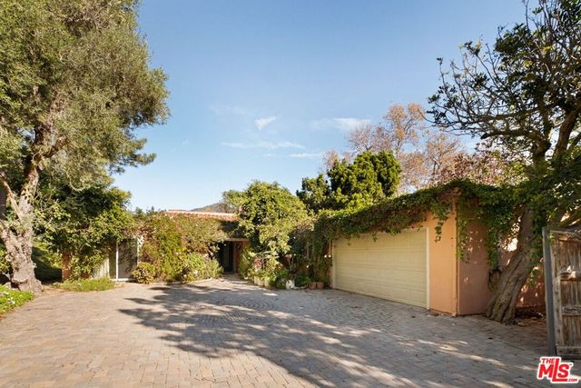 5863 Bonsall Drive, Malibu, CA 90265