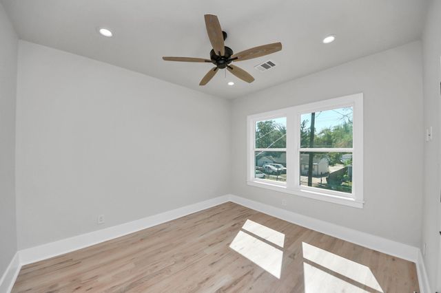 6320 Milwee Street B, Houston, TX 77092