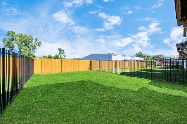 6320 Milwee Street B, Houston, TX 77092