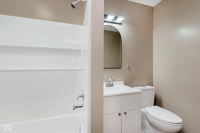 2601 Manlove, Indianapolis, IN 46218