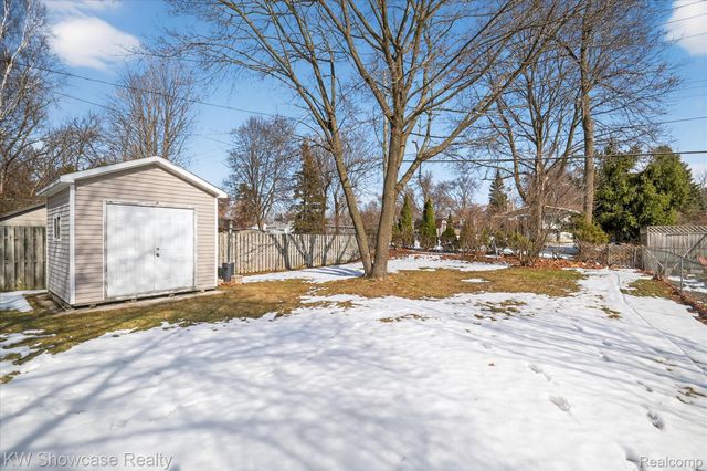 622 Elizabeth Street, Milford Village, MI 48381