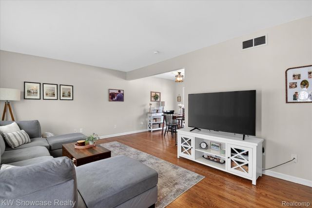 622 Elizabeth Street, Milford Village, MI 48381