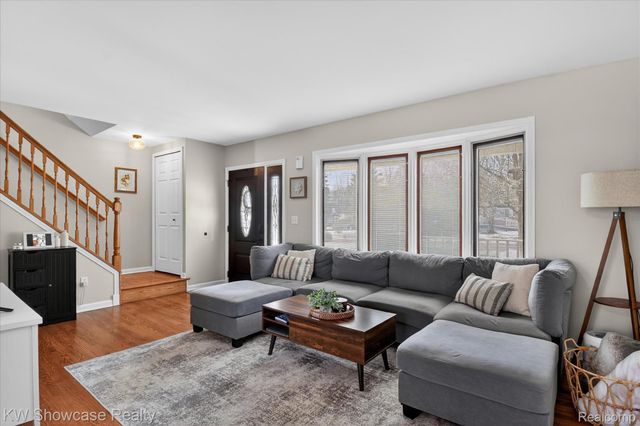 622 Elizabeth Street, Milford Village, MI 48381