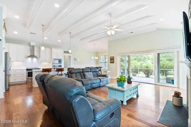 6313 Chadmore Lane SW, Ocean Isle Beach, NC 28469