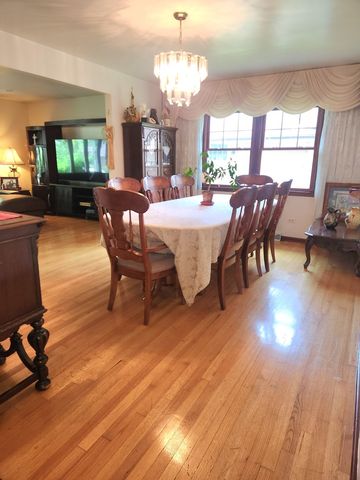 1629 Holly Lane, Darien, IL 60561