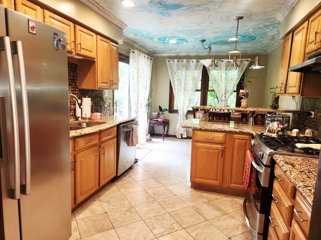 1629 Holly Lane, Darien, IL 60561