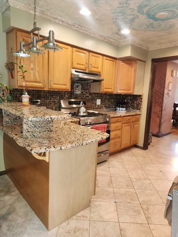 1629 Holly Lane, Darien, IL 60561