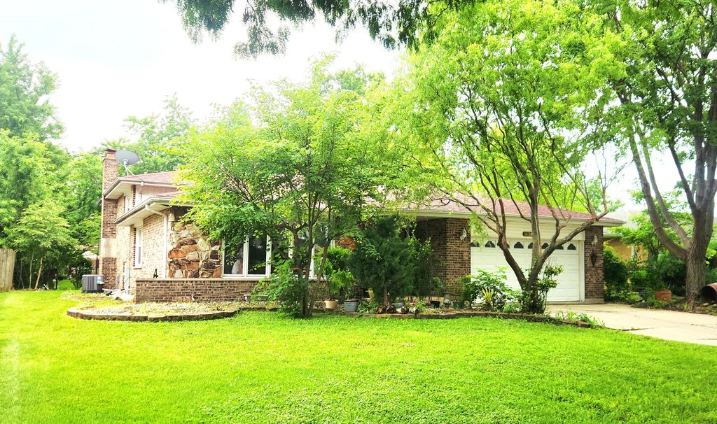 1629 Holly Lane, Darien, IL 60561