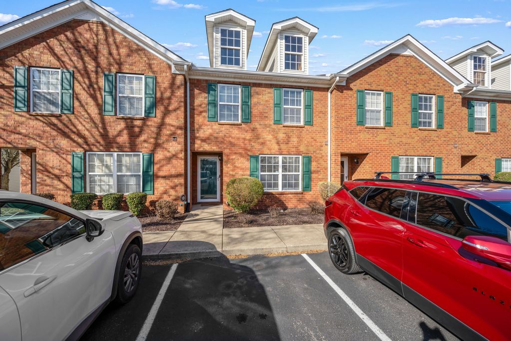 3028 Prater Ct, Murfreesboro, TN 37128