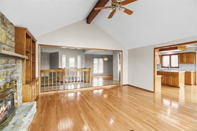 611 NE La Costa Street, Lee's Summit, MO 64064