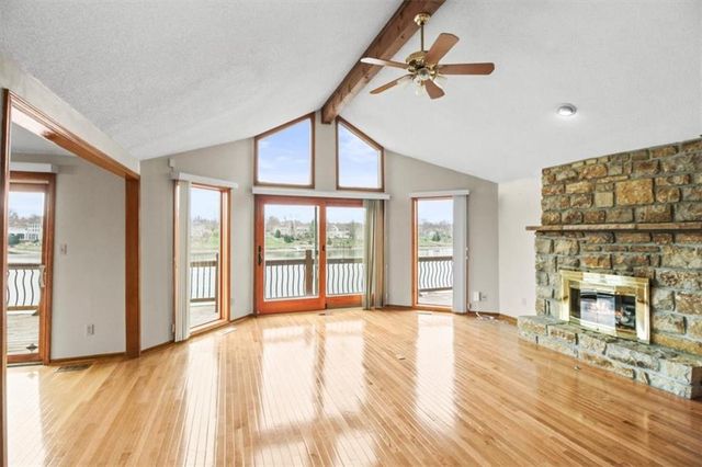 611 NE La Costa Street, Lee's Summit, MO 64064