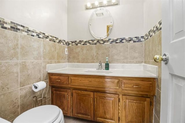 611 NE La Costa Street, Lee's Summit, MO 64064