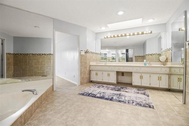 611 NE La Costa Street, Lee's Summit, MO 64064