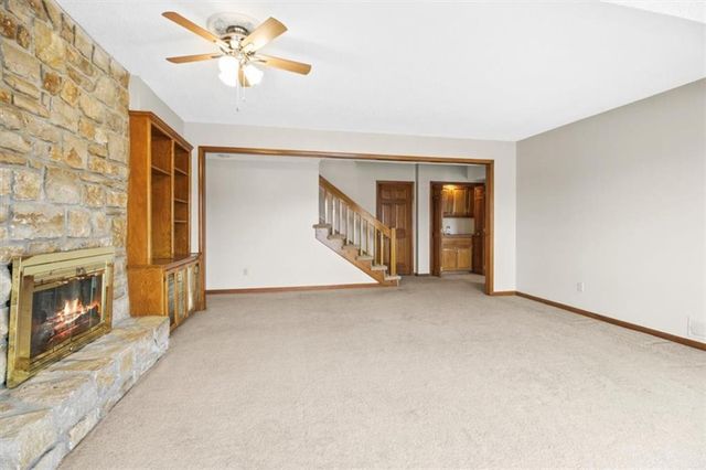 611 NE La Costa Street, Lee's Summit, MO 64064