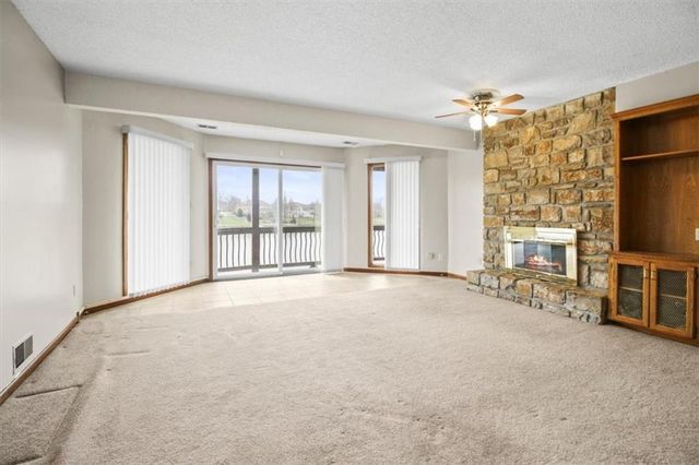 611 NE La Costa Street, Lee's Summit, MO 64064