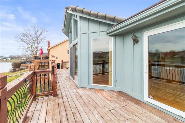 611 NE La Costa Street, Lee's Summit, MO 64064