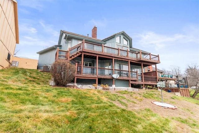 611 NE La Costa Street, Lee's Summit, MO 64064