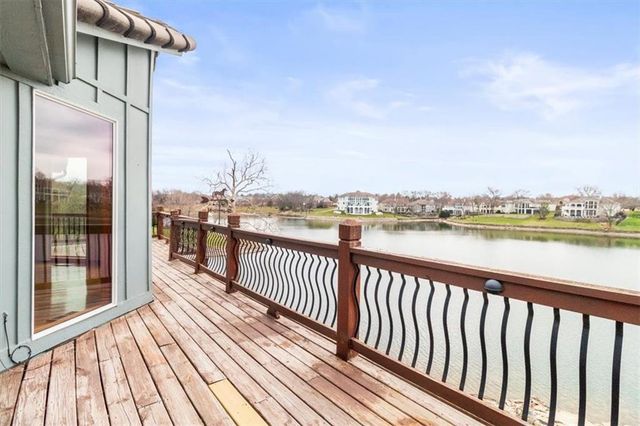 611 NE La Costa Street, Lee's Summit, MO 64064