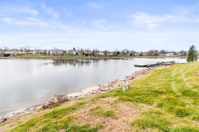 611 NE La Costa Street, Lee's Summit, MO 64064