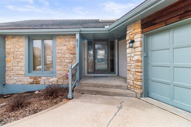 611 NE La Costa Street, Lee's Summit, MO 64064