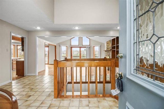 611 NE La Costa Street, Lee's Summit, MO 64064