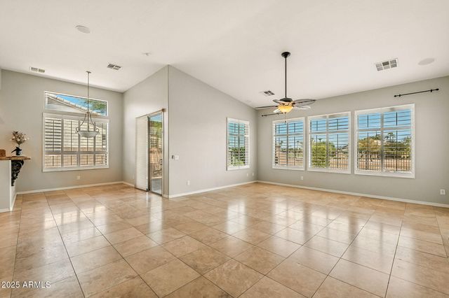 633 S PARKCREST Street, Gilbert, AZ 85296