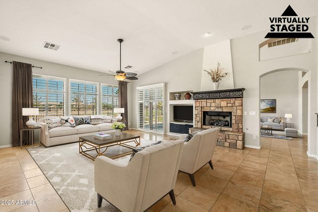 633 S PARKCREST Street, Gilbert, AZ 85296