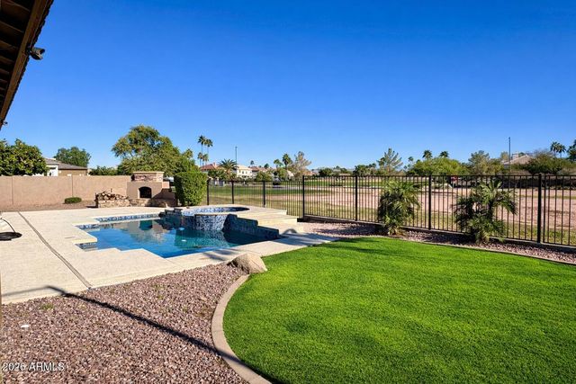 633 S PARKCREST Street, Gilbert, AZ 85296