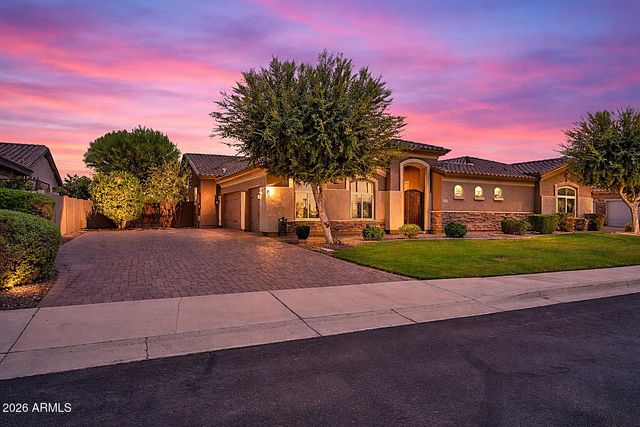 633 S PARKCREST Street, Gilbert, AZ 85296